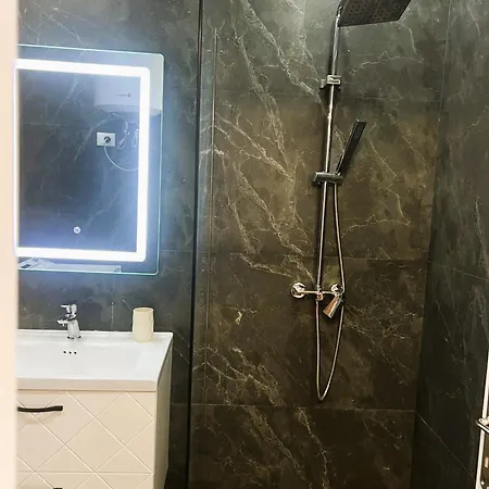 A&e Seaside Daire Golem (Tirana)